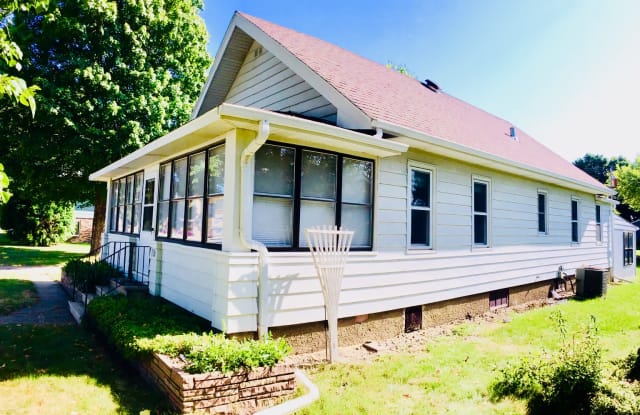 116 1st Ave S - 116 1st Ave S, Mazeppa, MN 55956