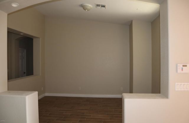 8816 W Palmaire Avenue Gallery 2