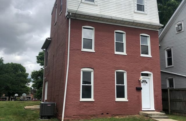 105 Elizabeth Street - 105 Elizabeth Street, Hagerstown, MD 21740