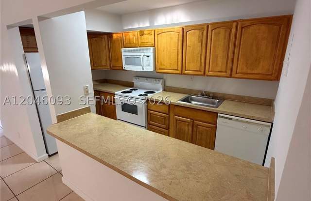 455 S Pine Island Rd photos photos
