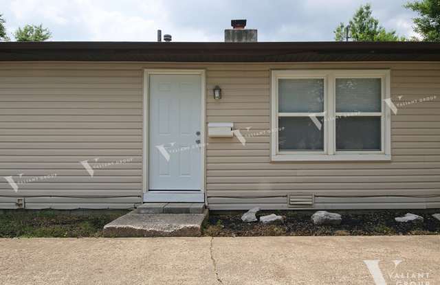 Recently Renovated 2-Bedroom, 1-Bathroom Duplex in Seminole Neighborhood photos photos