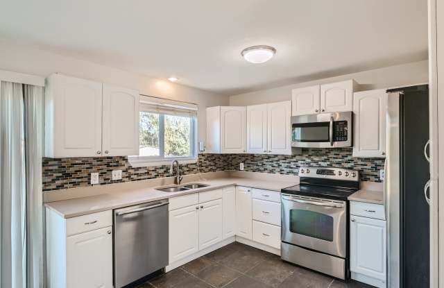 1184 S. Truckee Way Gallery 4