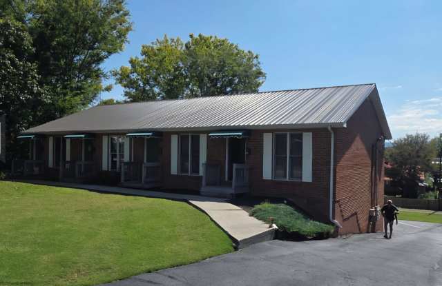 1bedroom 1 bath brick condo drive under garage photos photos