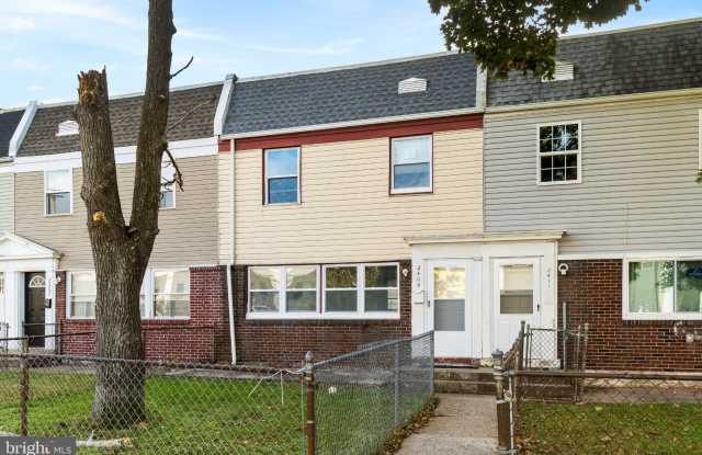2409 BLOOMSDALE Road Gallery 1