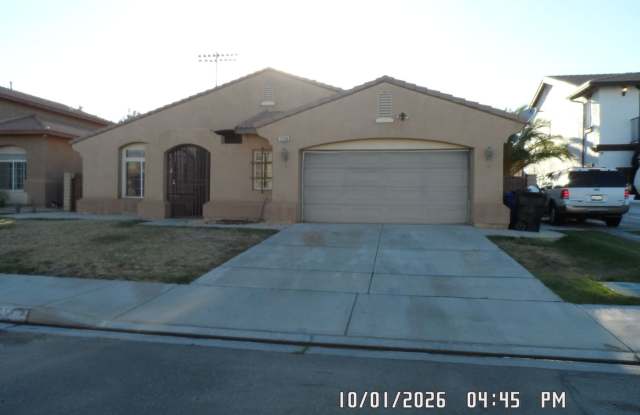 4 Bedrooms, 2.5 bathrooms, Approx 2205 sq. ft., Seperate Family Roon with Gas Fireplace, 2.5 Car Garage Gallery 1