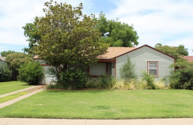 2418 32nd St - 2418 32nd Street, Lubbock, TX 79411