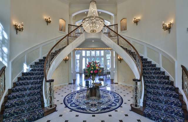 6805 Laurel Valley Drive Gallery 3