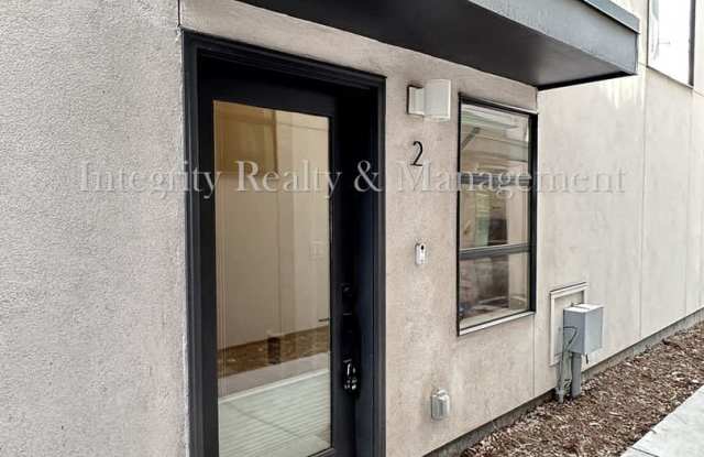 2 Bed/2.5 Bath, 1,439 Sqft - 2939 W 23rd Ave #2 Denver, CO 80211 photos photos