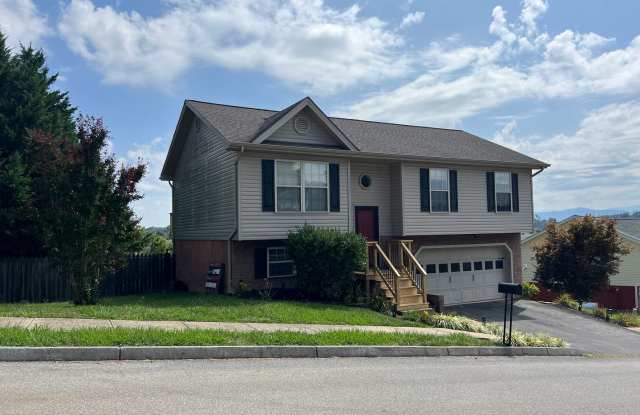 3 bed/2 bath home with additional office  den! photos photos