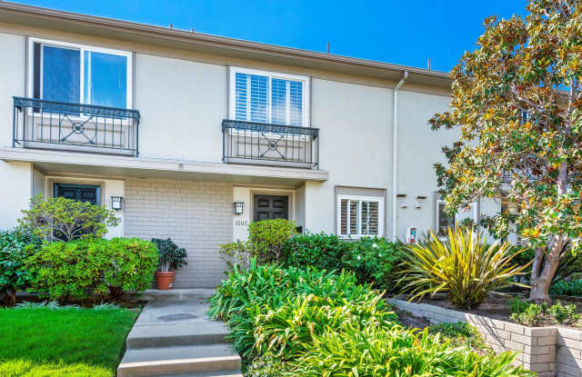 Newport Beach Townhome - 1507 Cornwall Lane, Newport Beach, CA 92660