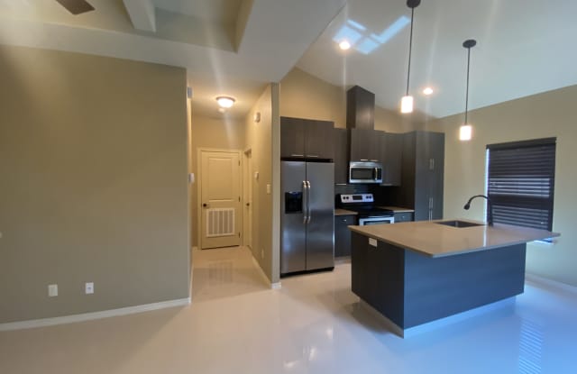 1206 Upas Drive - 2 Gallery 2