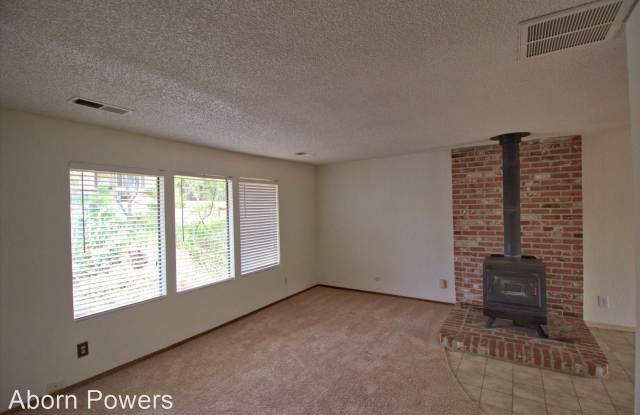 2731 Tam O'Shanter Dr. Gallery 2