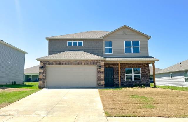 Beautiful 2 Story Home 4bd/2.5ba in Centerton! - 1761 Eveningshade Lane, Centerton, AR 72719