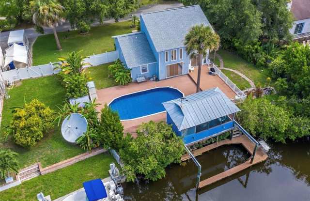 428 KLOSTERMAN ROAD W photos photos