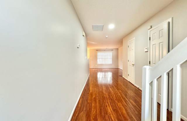 2 Bedroom Townhome in McAlister's Place! Gallery 4