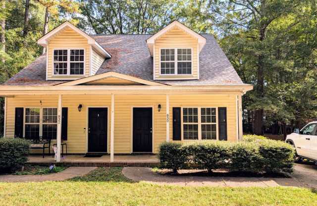 830 N. Taylor photos photos