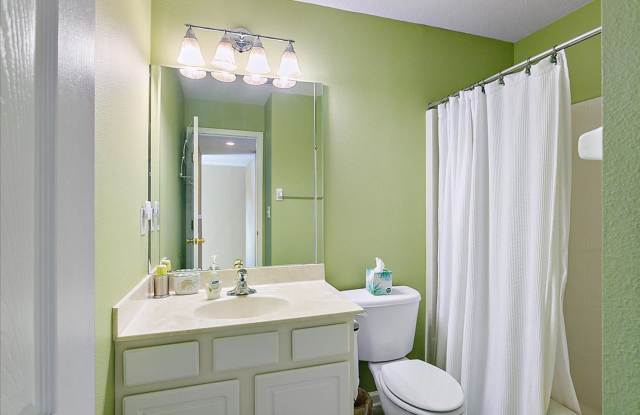Furnished Townhome in Oxford Chase! - 11040 Castlemain Circle East, Jacksonville, FL 32256