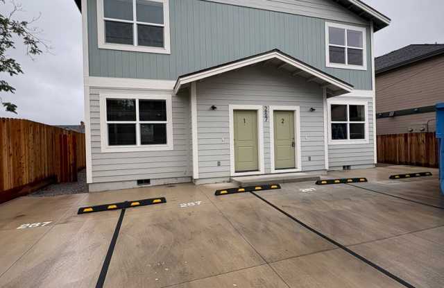 $2395.00 - BRAND NEW - Mid Town - OFF STREET PARKING - Granite Countertops - Laminate Flooring photos photos