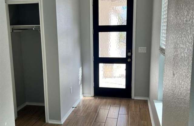 Del Valle Sundance Crossing / 4 bedrooms, 2 baths, 1 story home / Like New built 2021 / Refrigerator, Washer & Dryer Gallery 4