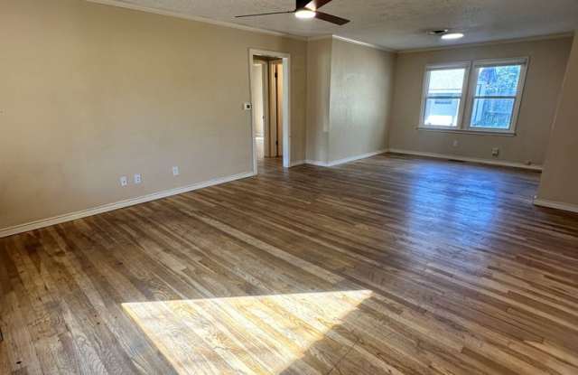 Adorable Home Next to Bivins Elementary! Gallery 3