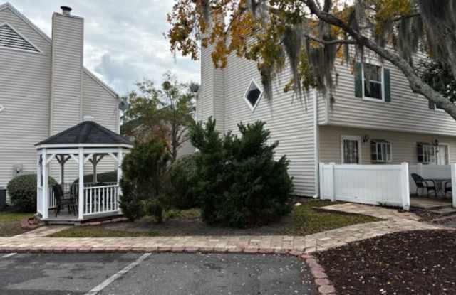 111 East 1st Street, unit 37 - .. photos photos