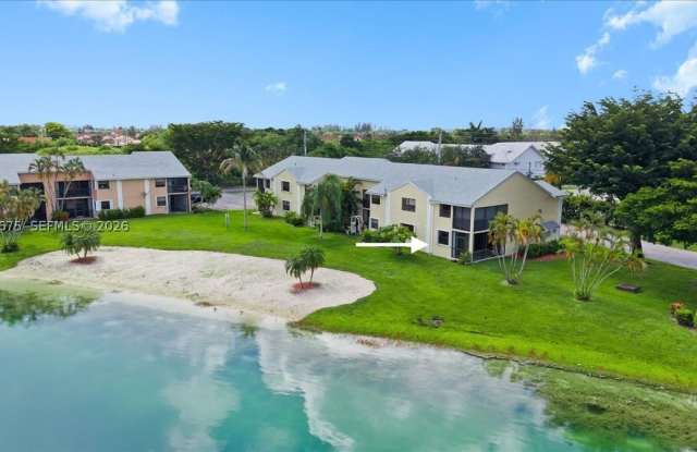 999 Hamilton Dr photos photos