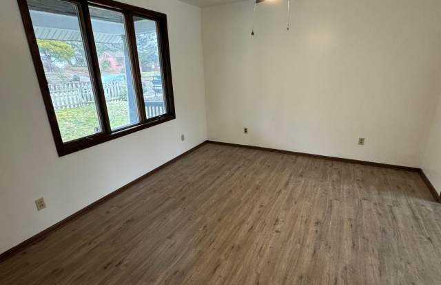 1117 Forest Avenue Gallery 2