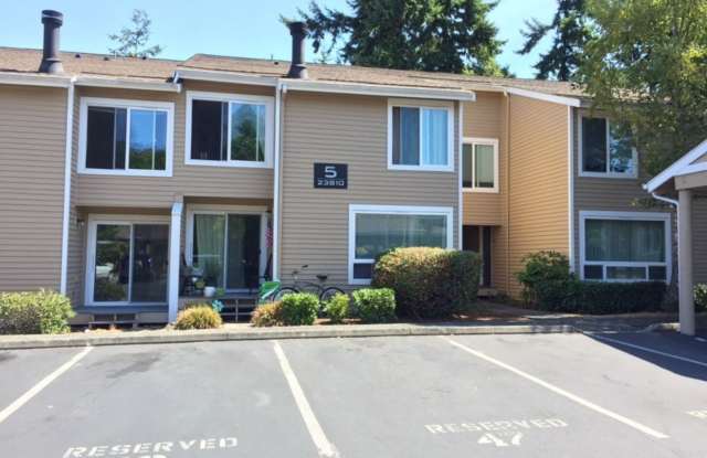 Practical 3 bedroom Des Moines Condo photos photos