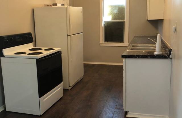 3 Bedrooms 2 Baths 1 Car Garage Walking Distance to Palo Duro High Gallery 4