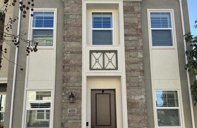 Beautiful Townhome in the new Wagon Wheel Community! - 655 Winchester Drive, Oxnard, CA 93036