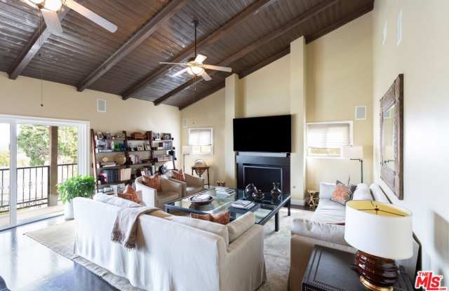 13902 VALLEY VISTA Gallery 2