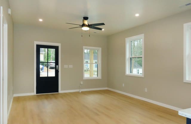 303 Knolls Street Gallery 2