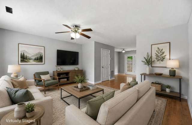 Sevierville 37862 - 2 Bedroom, 2.5 Bath Townhome - Contact Lisa Vineyard (865) 216-9334 Gallery 4