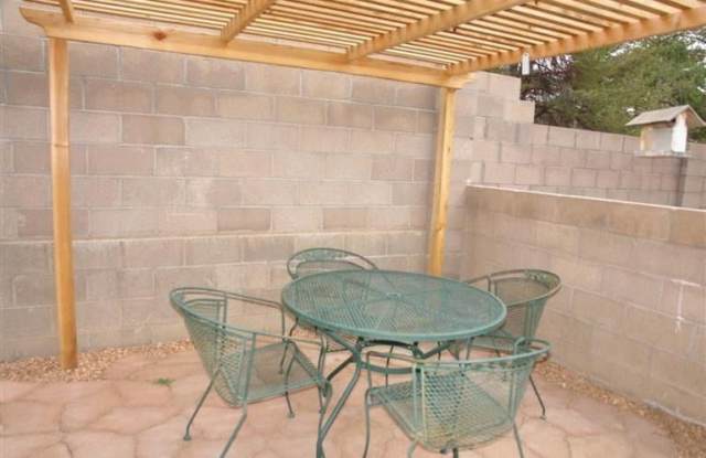 3BR/2.5Ba Home With large Loft IN NE HEIGHTS! Gallery 4