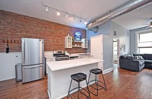 1410 Main St Ste 2C Gallery 4