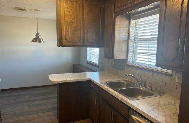 1352 Meadow Lane photos photos