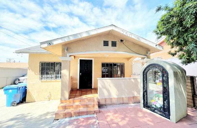 2511 Ganahl Street photos photos
