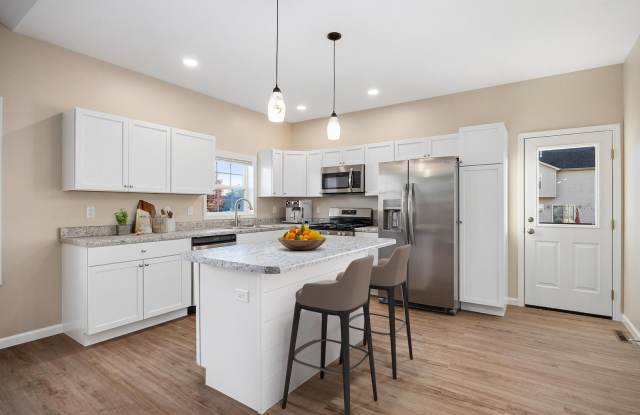 3 BR / 2 Bathroom BRAND NEW Construction in Washington, IL photos photos
