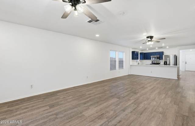 45542 W GUILDER Avenue Gallery 3