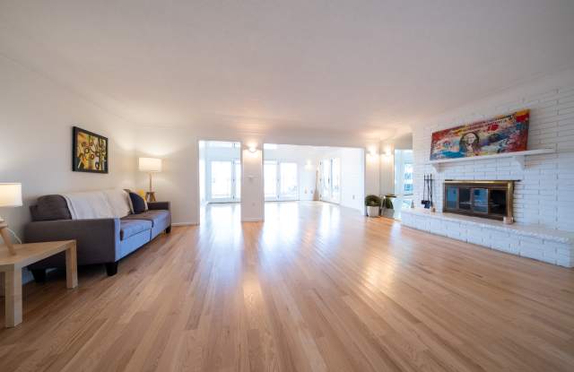 112 Peninsula Rd. Gallery 3