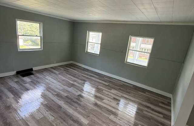 1182 Wheeling Avenue photos photos