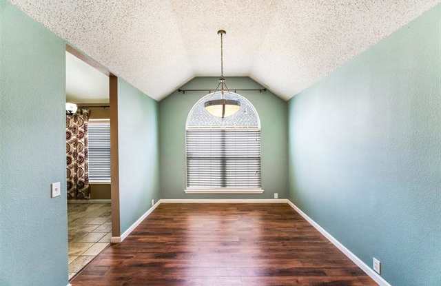 2536 Briarcrest Drive Gallery 4