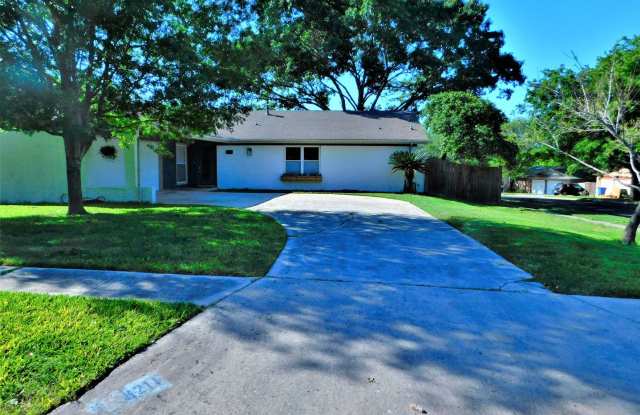 6211 Battery Lane Gallery 3