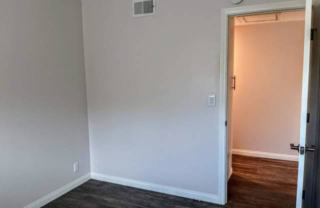 2500 Crooked Creek Dr Gallery 3