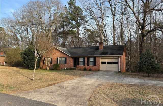 1030 Cherokee Circle Gallery 1