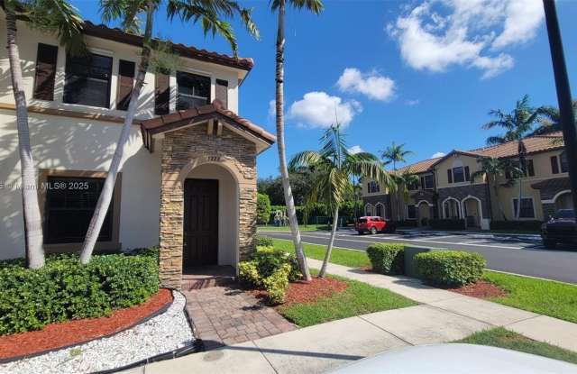 3223 SE 4th Ct photos photos