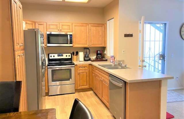 Beautiful luxury condo in prime location photos photos
