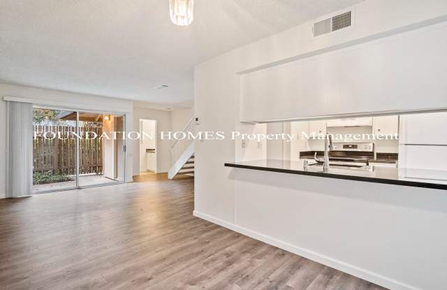 Updated 2bd Townhouse near Miller Creek - FOUNDATION photos photos