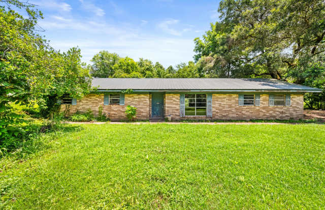 1021 Lutz Loop photos photos