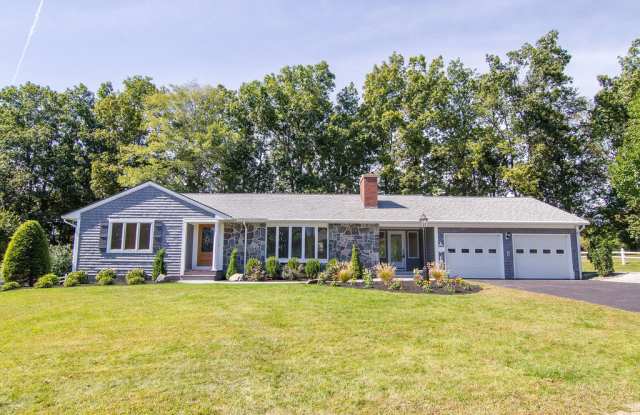 Spacious Single Family Home with Large Yard - 18 Month Lease! - 29 Hillcrest Drive, Dover, NH 03820